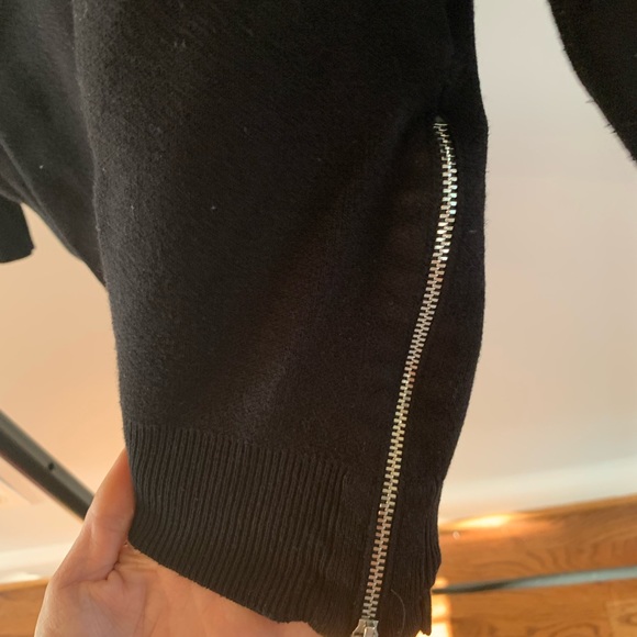 Philosophy black cropped long sleeve sweater. - Picture 2 of 3